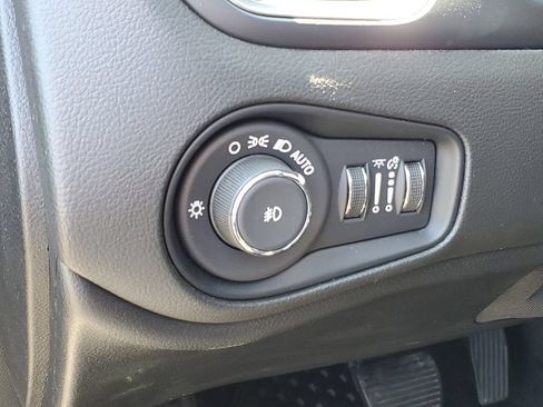 Used 2023 Jeep Renegade Limited AWD/4WD image 9