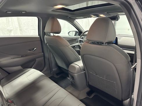 Used 2025 Hyundai Elantra SEL w/ Cargo Package image 50