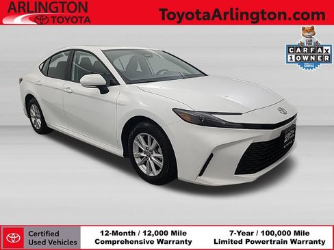 Used 2025 Toyota Camry LE AWD/4WD image 1