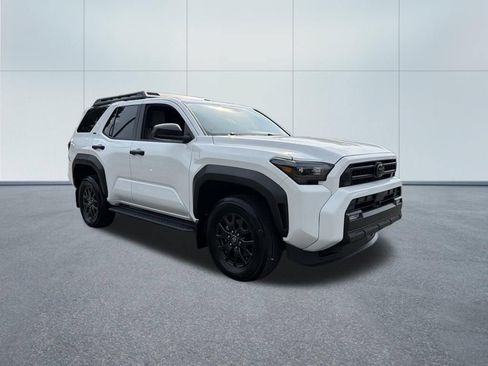 Used 2025 Toyota 4Runner SR5 AWD/4WD image 4