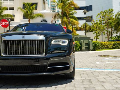 Used 2016 Rolls-Royce Dawn image 6