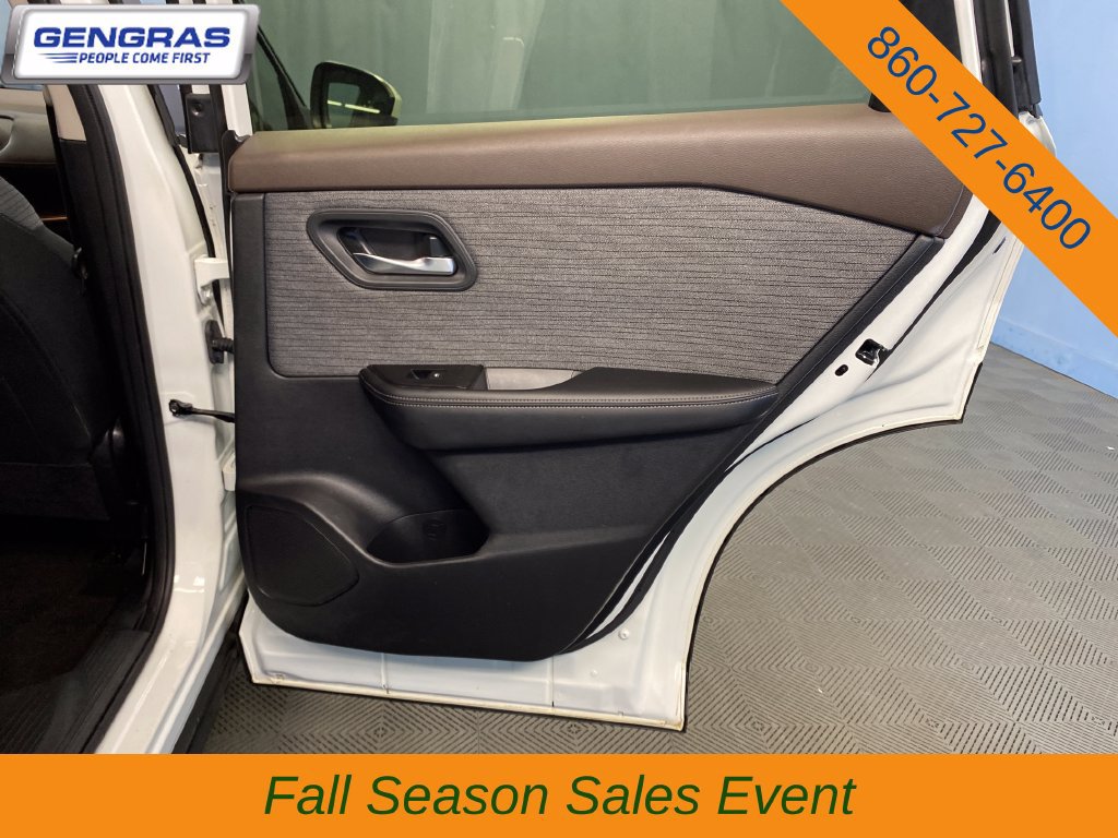 Used 2023 Nissan Rogue SV AWD/4WD image 38