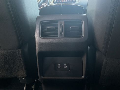 Used 2025 Nissan Rogue SV FWD image 11