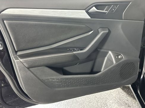 Used 2025 Volkswagen Jetta Sport image 32