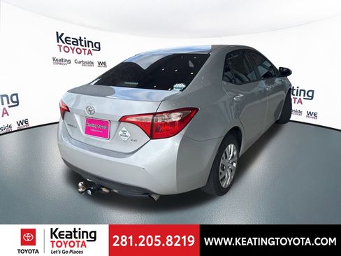Used 2018 Toyota Corolla LE image 3