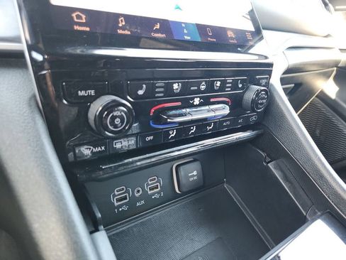 Used 2024 Jeep Grand Cherokee L Limited w/ Luxury Tech Group II image 28