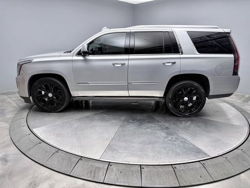 Used 2019 Cadillac Escalade Premium Luxury AWD/4WD image 6