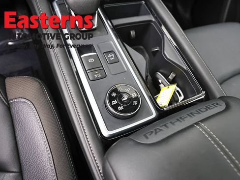 Used 2025 Nissan Pathfinder SL w/ SL Premium Package AWD/4WD image 21