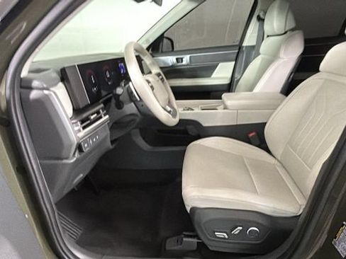 Used 2024 Hyundai Santa Fe SEL FWD image 11