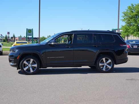 Used 2022 Jeep Grand Cherokee L Limited AWD/4WD image 6