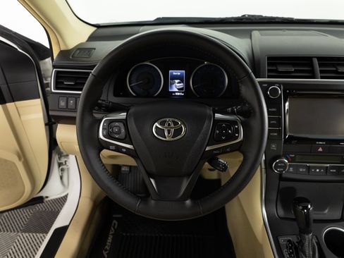 Used 2017 Toyota Camry XLE w/ Advanced Technology Package FWD image 27
