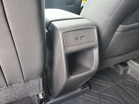 Used 2024 Chevrolet Trax ACTIV w/ Sunroof Package FWD image 12