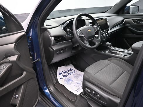 Used 2023 Chevrolet Traverse LT AWD/4WD image 9