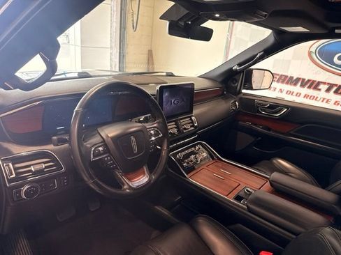 Used 2019 Lincoln Navigator Select AWD/4WD image 14