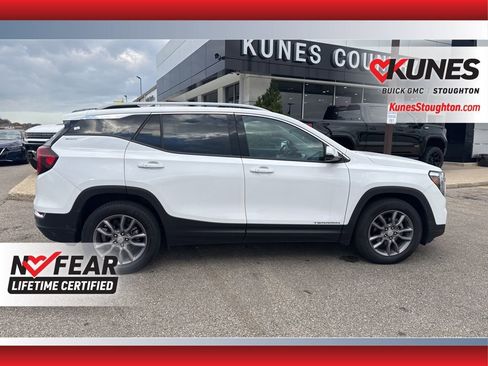 Used 2023 GMC Terrain SLT image 13