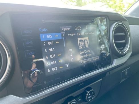 Used 2019 Toyota Tacoma TRD Off-Road image 18