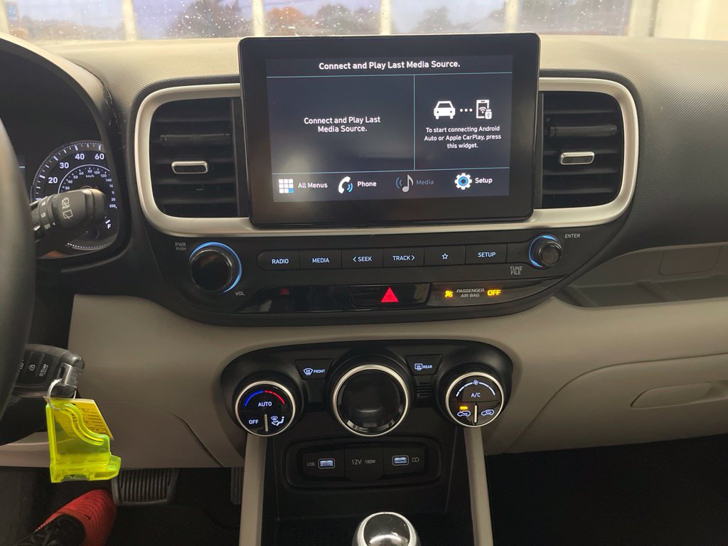 Used 2022 Hyundai Venue SEL w/ Cargo Package FWD image 23