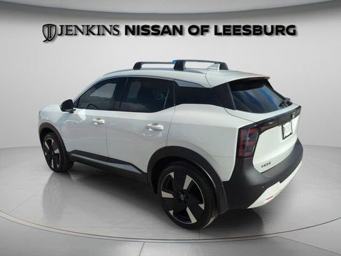 Certified 2025 Nissan Kicks SR image 9