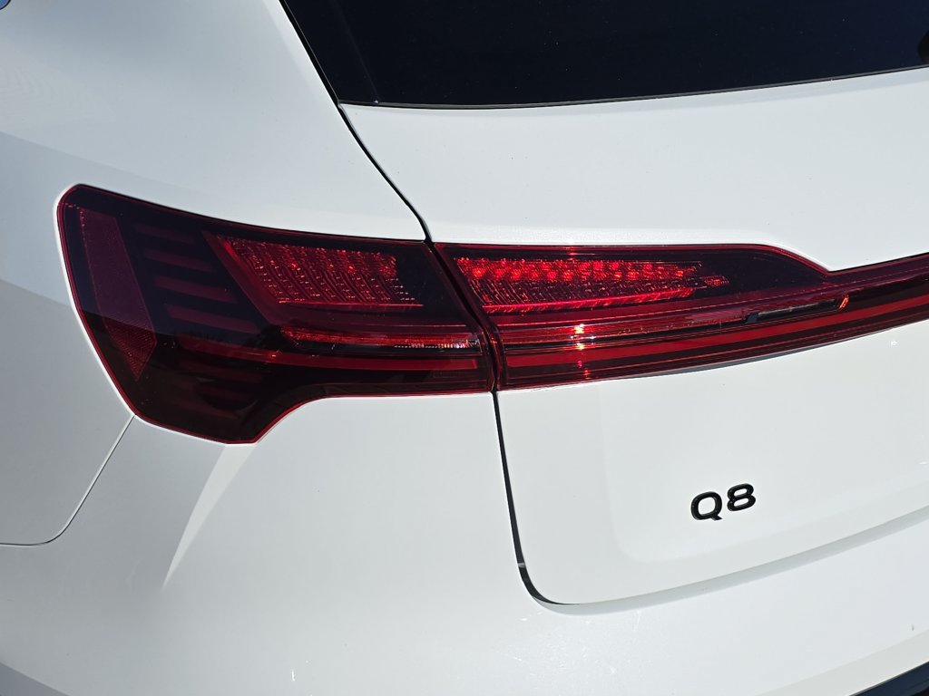 Used 2024 Audi Q8 e-tron Premium AWD/4WD image 37