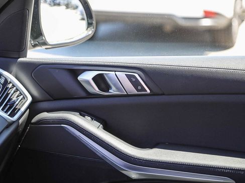 Used 2022 BMW X5 xDrive40i w/ Executive Package image 21