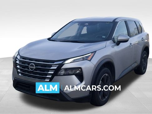 Used 2024 Nissan Rogue SV image 1