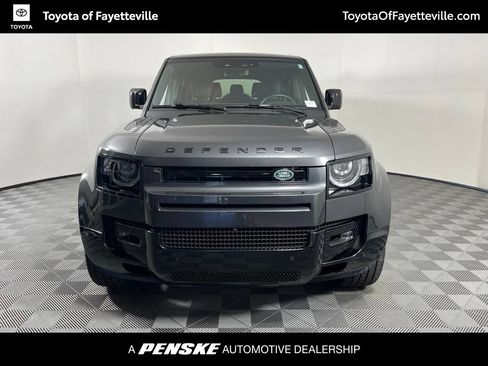 Used 2025 Land Rover Defender 130 X-Dynamic SE AWD/4WD image 17