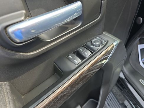 Used 2022 Chevrolet Silverado 3500 LT w/ Convenience Package image 13