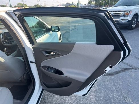 Used 2016 Chevrolet Malibu LT FWD image 10