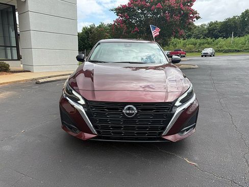Used 2025 Nissan Altima 2.5 SV FWD image 7