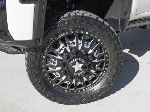 Used 2025 GMC Sierra 3500 Denali Ultimate image 32