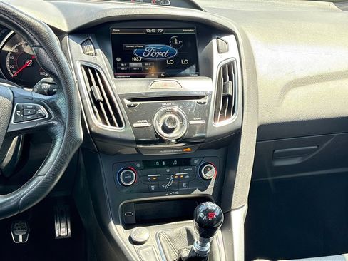 Used 2015 Ford Focus ST w/ Equipment Group 401A FWD image 30