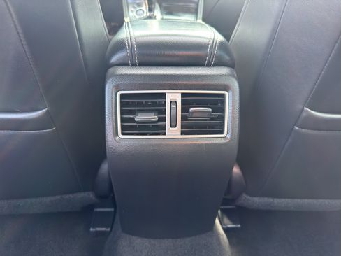 Used 2016 Nissan Maxima Platinum FWD image 31