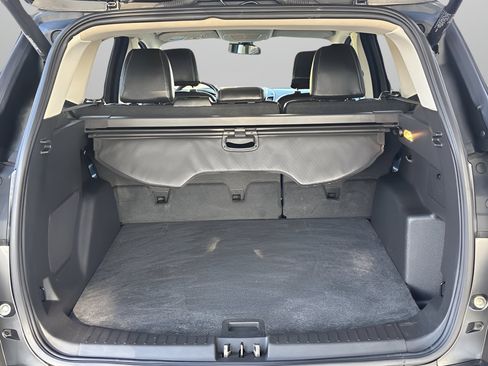 Used 2017 Ford Escape Titanium image 8