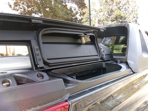 Used 2003 Chevrolet Avalanche 4x4 w/ Suspension Package, Off-Road image 43