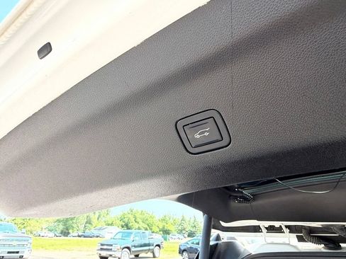 Used 2022 GMC Yukon XL Denali w/ Denali Ultimate Package AWD/4WD image 27
