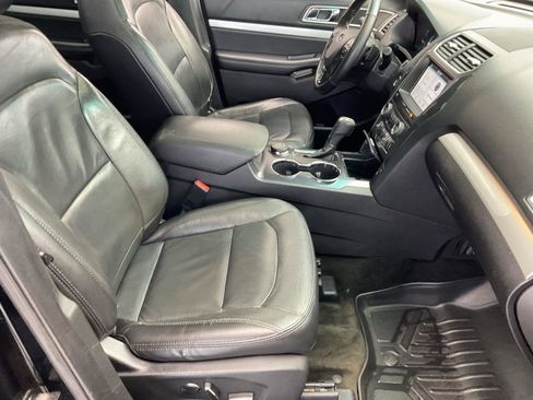 Used 2017 Ford Explorer XLT w/ Equipment Group 202A image 15