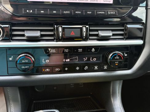 Used 2023 Nissan Pathfinder SL w/ SL Premium Package AWD/4WD image 14