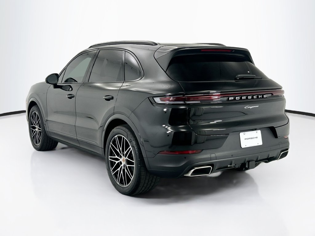 Used 2026 Porsche Cayenne AWD/4WD image 3