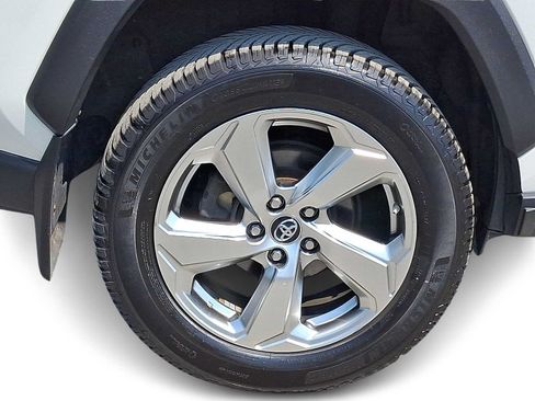 Used 2019 Toyota RAV4 Limited w/ Carpet Mat Package AWD/4WD image 6