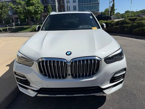 Used 2019 BMW X5 xDrive50i w/ Luxury Seating Package AWD/4WD image 3