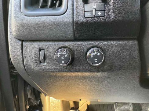 Used 2021 Chevrolet Colorado Z71 w/ Z71 Midnight Edition image 10