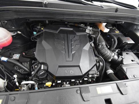 Certified 2024 Kia Carnival LX image 16