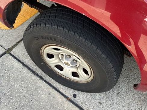 Used 2007 Nissan Frontier XE w/ Preferred Pkg image 6