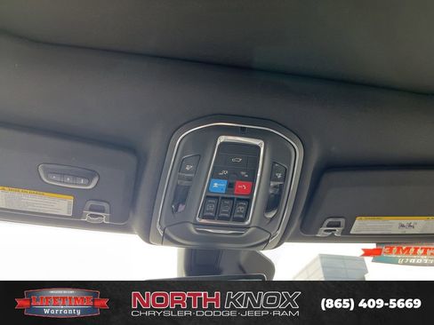Used 2024 Jeep Grand Cherokee Limited w/ Luxury Tech Group II AWD/4WD image 12