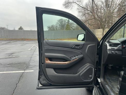 Used 2016 Chevrolet Suburban LTZ image 19