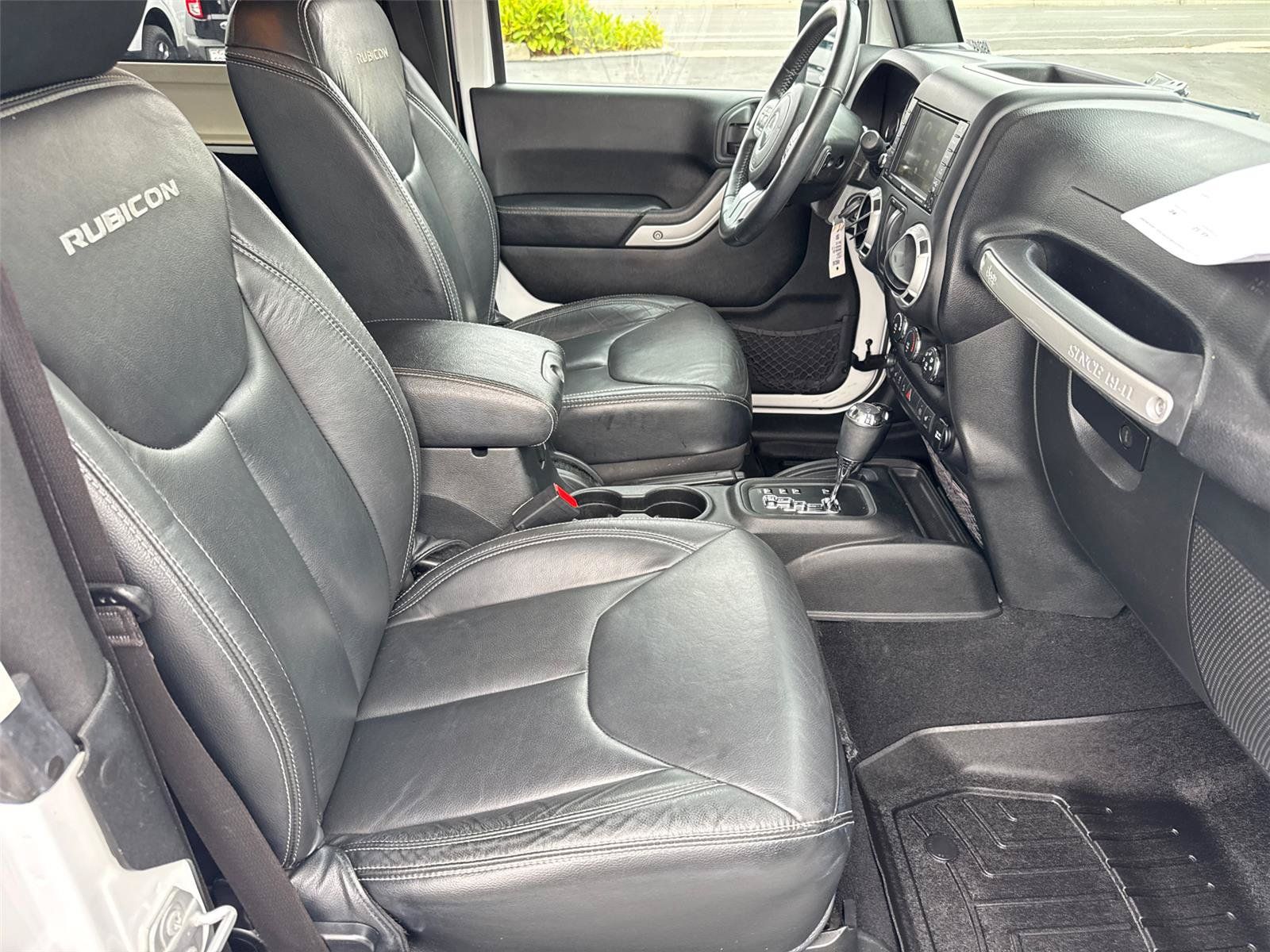 Used 2017 Jeep Wrangler Rubicon AWD/4WD image 16