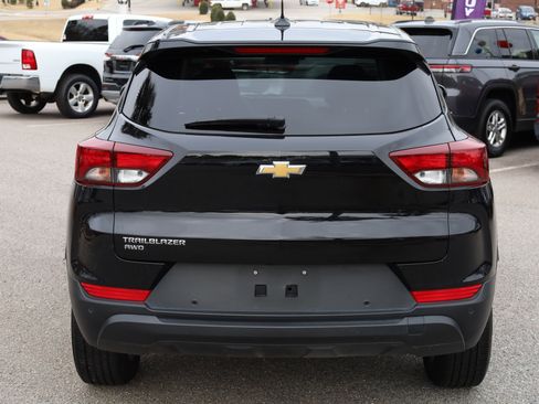 Used 2024 Chevrolet TrailBlazer LS w/ LS Convenience Package image 4