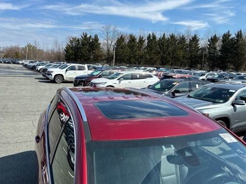 Used 2024 Buick Enclave Essence w/ Experience Buick Package image 2