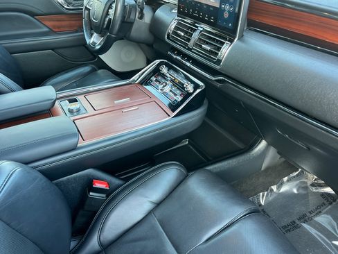 Certified 2023 Lincoln Navigator Reserve image 17