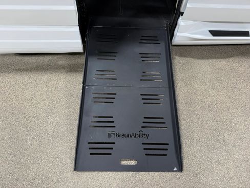 Used 2015 Dodge Grand Caravan SE w/ Quick Order Package 29E SE FWD image 47